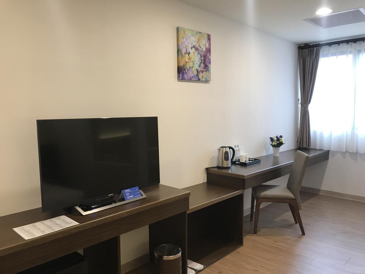 ML Hotel Chiayi Buitenkant foto